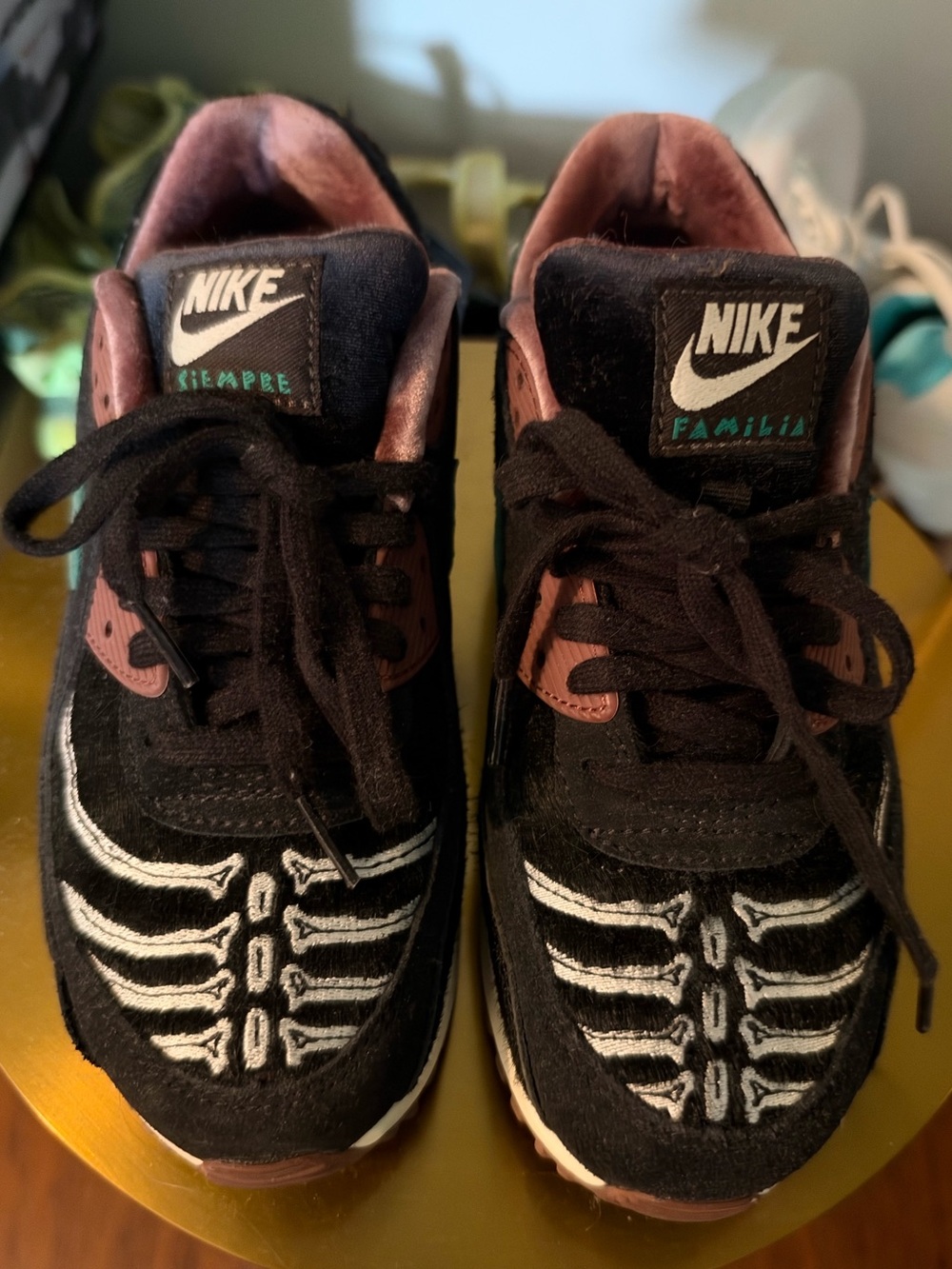 Nike Women Air Max Muertos Collection